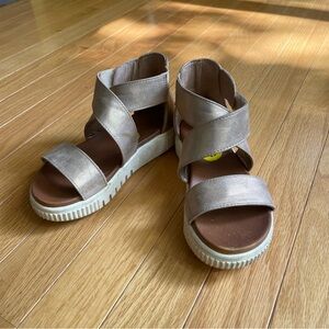 Girls platform sandals